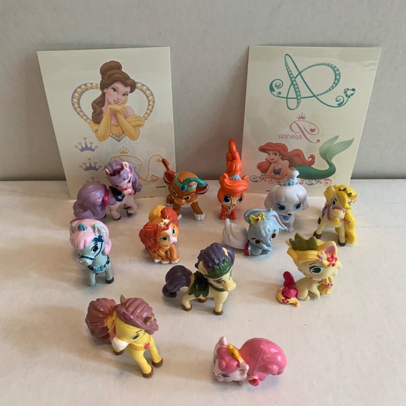 Princess Palace Pets/Whisker Haven Figure Set of 12 with Bonus Tattoos! - Picture 1 of 4